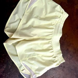 Lululemon Hotty Hot shorts 4 inch inseam low rise  size 10- florid flash